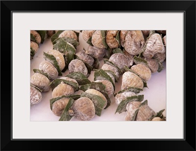 Strings of dried figs in the market, Dubrovnik, Dalmatia, Croatia, Europe