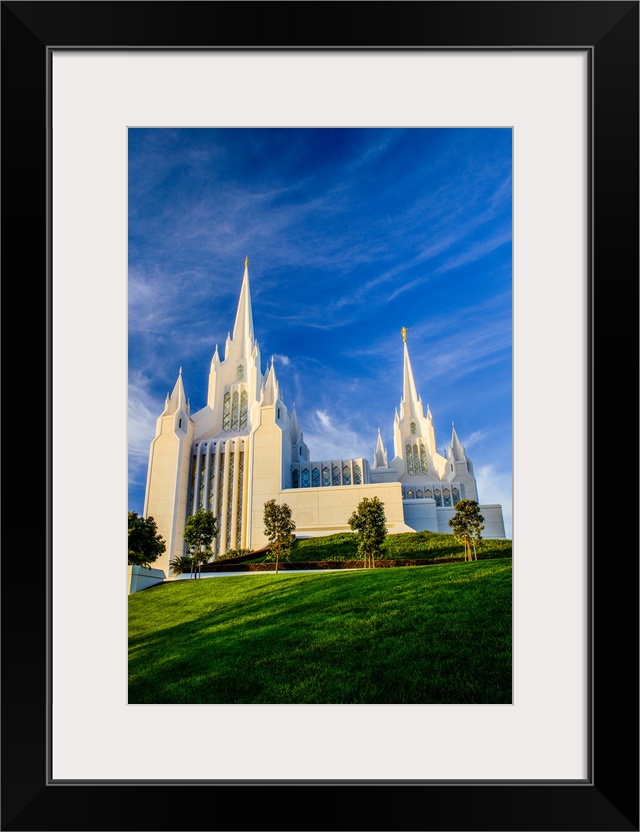 The San Diego California Temple is made up of 72,000 square feet with an exterior of plaster with marble chips. The stunni...