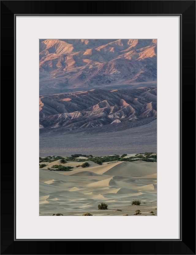 The amazing Mesquite Sand Dunes at Death Valley National Park