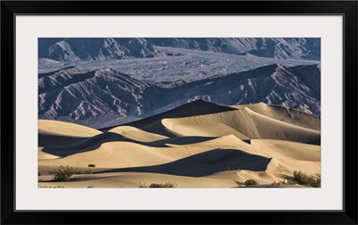 The amazing Mesquite Sand Dunes at Death Valley National Park