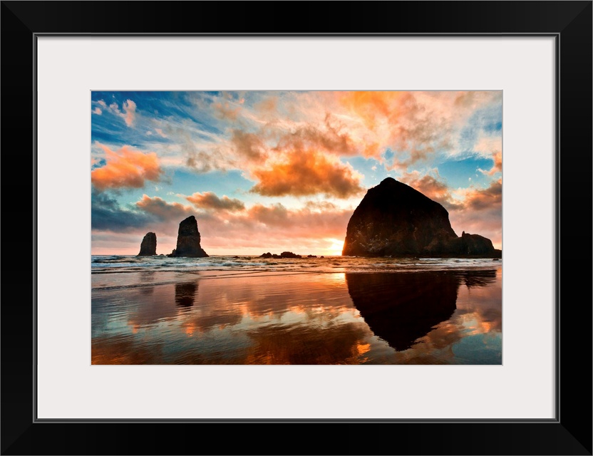 Haystack Rock at sunset, Cannon Beach, Oregon.