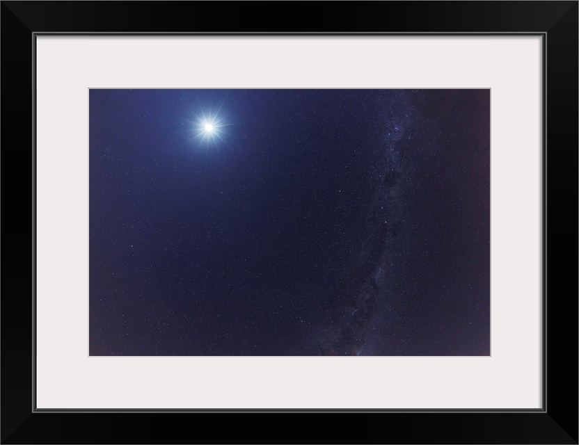 The Moon and the Milky Way in an ultra widefield of view.