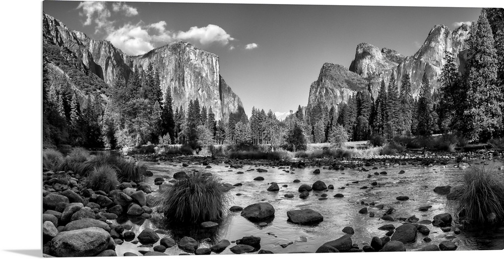 USA, California, Yosemite National Park, Panoramic view of Merced River, El Capitan, and Cathedral Rocks in Yosemite Valley