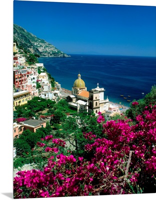 Italy, Campania, Positano, view over town and coast, Amalfi coast