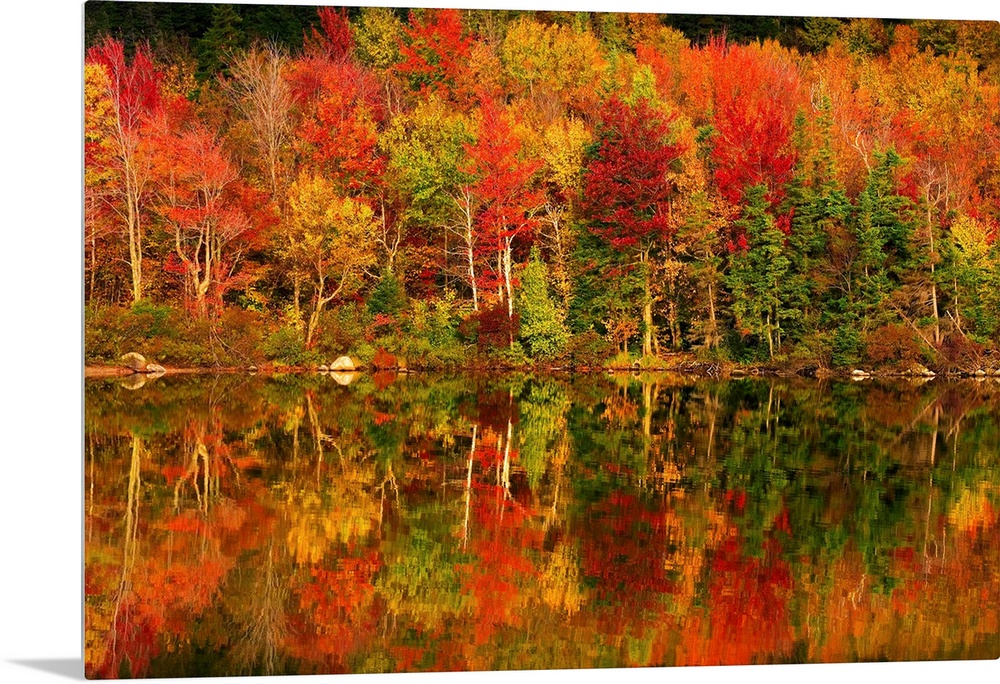 New Hampshire, New England, White Mountains, Echo Lake in autumn