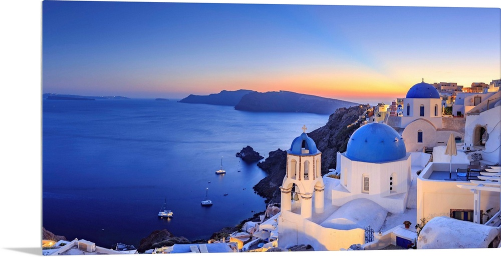 Greece, Cyclades, Oia town and Santorini Caldera