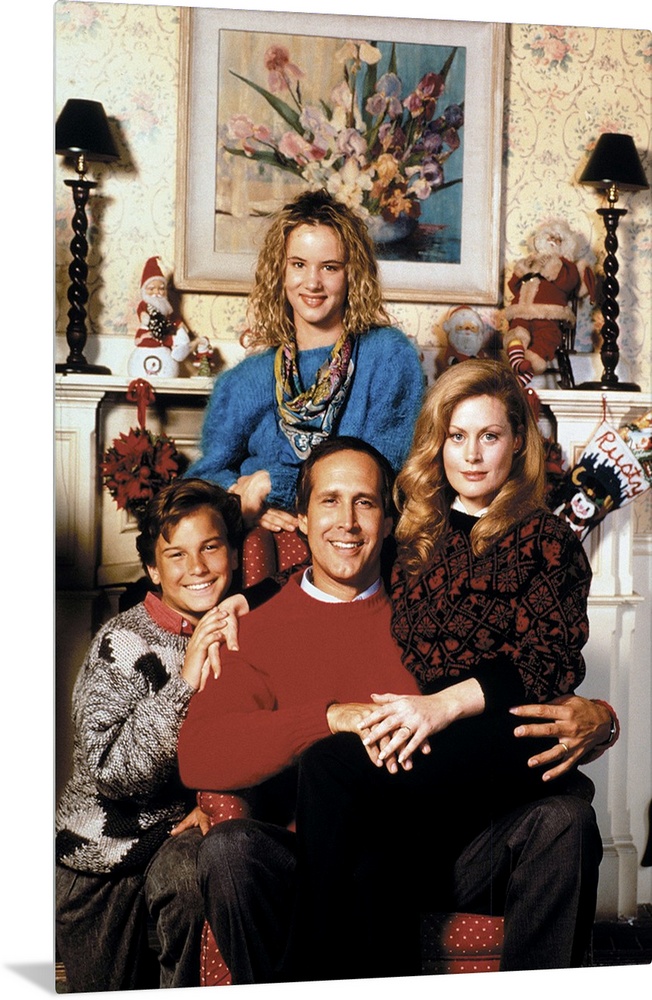 The third vacation for the Griswold family finds them hosting repulsive relatives for Yuletide. The sight gags, although p...