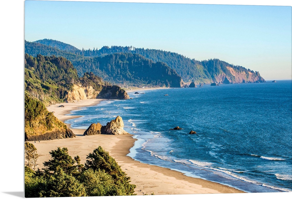 Landscape photograph of the Pacific North West coast at Cannon Beach.