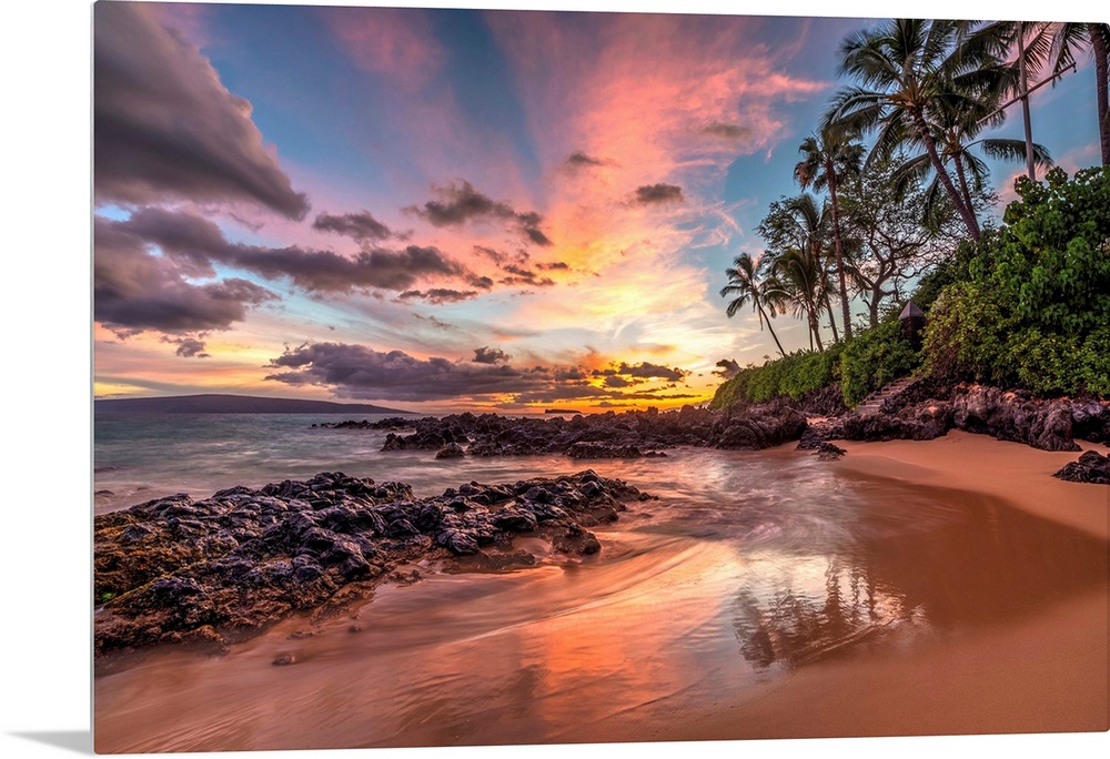 Colorful sunset from secret cove, Maui, Hawaii.