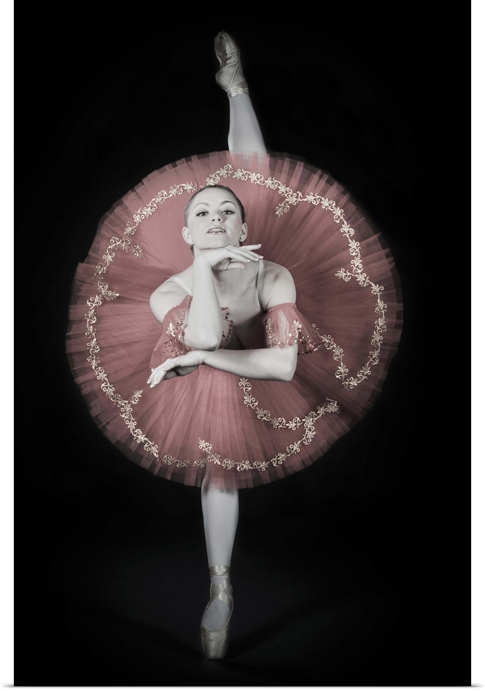 Portrait of a ballerina on her toes, with selective coloring.