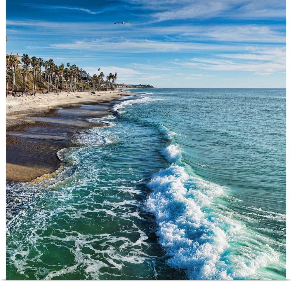 Waves near San Clemente beach, San Clemente, California, USA.