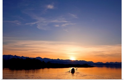 Alaska, Juneau, Favorite Passage, Kayaking Through Beautiful Mountain Ranges At Sunset