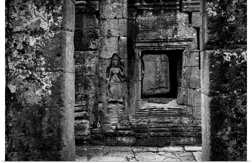 Monochrome bas-relief of crowned woman beside window, Banteay Kdei, Angkor wat, Siem reap, Siem reap province, Cambodia