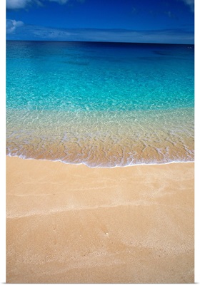 Beautiful Calm Turquoise Ocean From Shoreline To Horizon