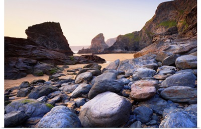 Boulders And Sea Stacks At Low Tide, Bedruthan Steps, Cornwall, England
