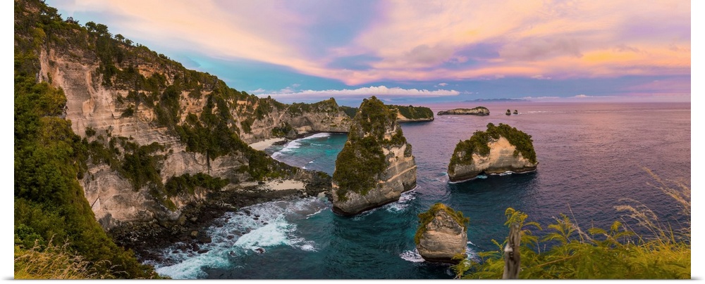 Colourful sunset panorama of Diamond Beach, Nusa Penida, Bali, Indonesia, Nusa Penida, Bali, Indonesia
