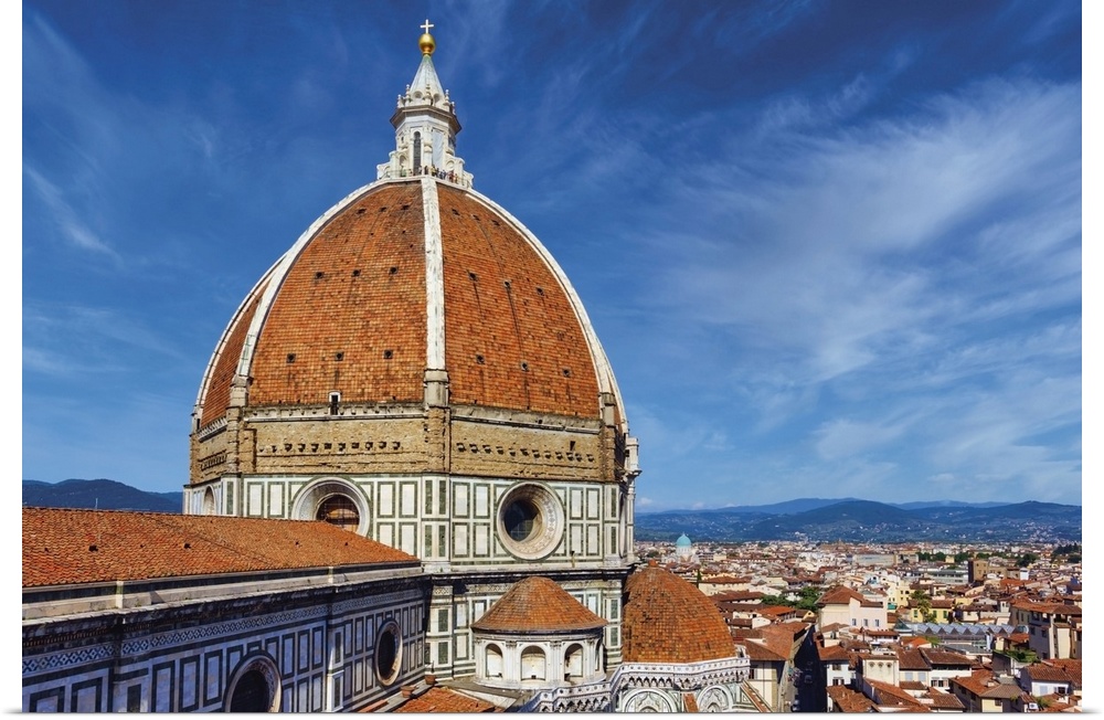 Florence, Tuscany, Italy. Filippo Brunelleschi's Dome of the Duomo, or cathedral. Basilica di Santa Maria del Fiore. The h...