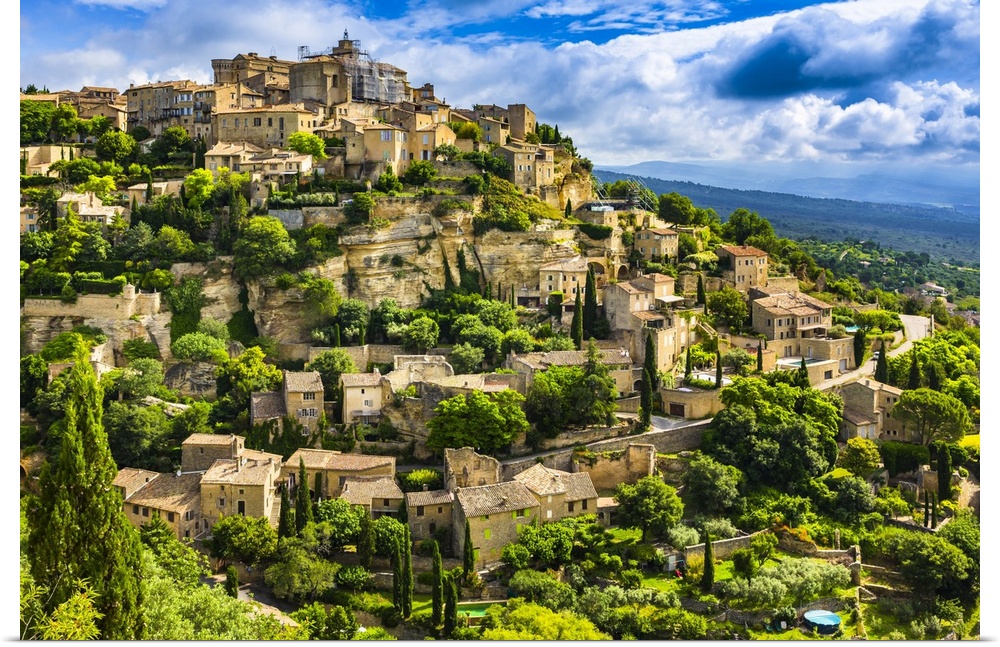Gordes, Luberon Valley, Provence-Alpes-Cote d'Azur, Provence, France.