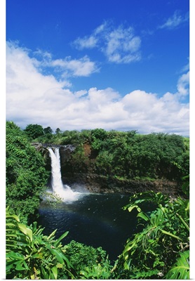 Hawaii, Big Island, Hilo, Wailuku River State Park, Rainbow Falls