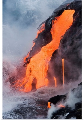 Hawaii, Big Island, Near Kalapana, Pahoehoe Lava Flowing From Kilauea Into Ocean