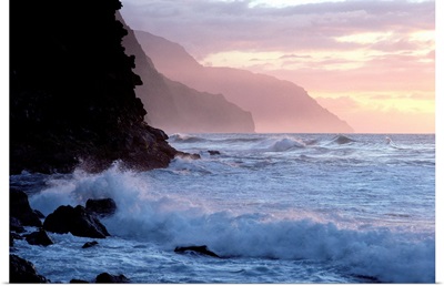 Hawaii, Kauai, Na Pali Coast, At Twilight, Rough Turbulent Ocean