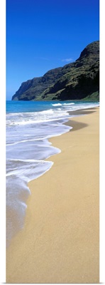 Hawaii, Kauai, Polihale Beach Shoreline View With Clear Blue Sky
