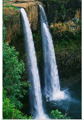 Hawaii, Kauai, Wailua Falls Cascading Into Deep Pool
