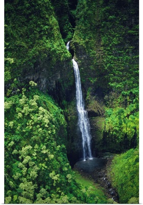 Hawaii, Kauai, Waterfall On The Interior Regions Of The Island
