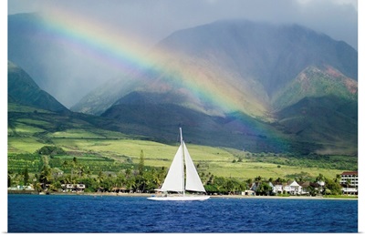 Hawaii, Maui, Lahaina, Rainbow In Front Of West Mauis Mountain Range