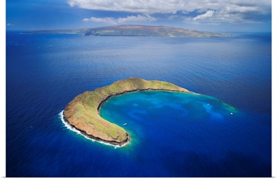 Hawaii, Maui, Molokini With Kaho'olawe In The Distance