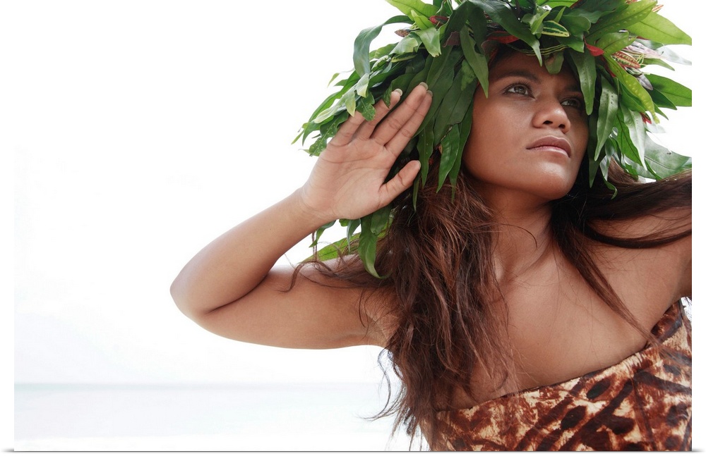 Hawaii, Oahu, Polynesian Female Wearing Wild Fern Haku And Tapa Cloth