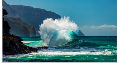 Large Ocean Wave Crashes Into Rock Along The Na Pali Coast, Kauai, Hawaii