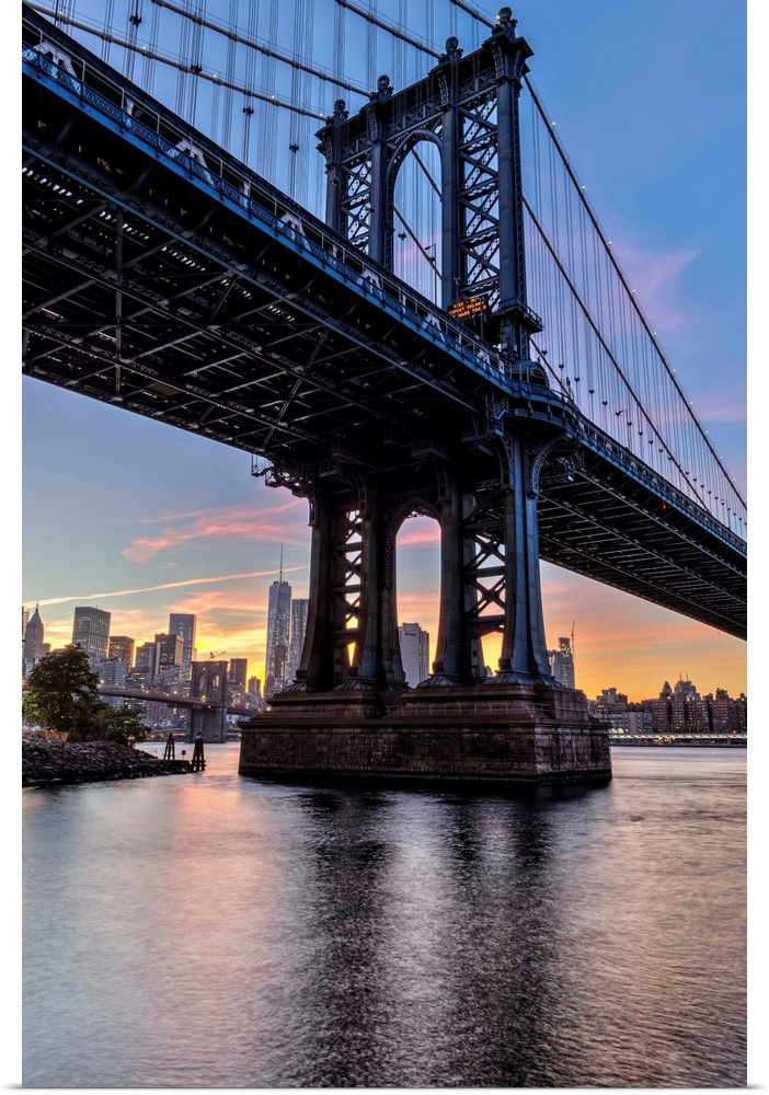 Manhattan Bridge and NYC skyline at sunset, Brooklyn Bridge Park; Brooklyn, New York, United States of America