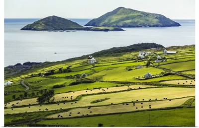 Scenic, Coastal View Of Caherdaniel, Along The Ring Of Kerry, County Kerry, Ireland