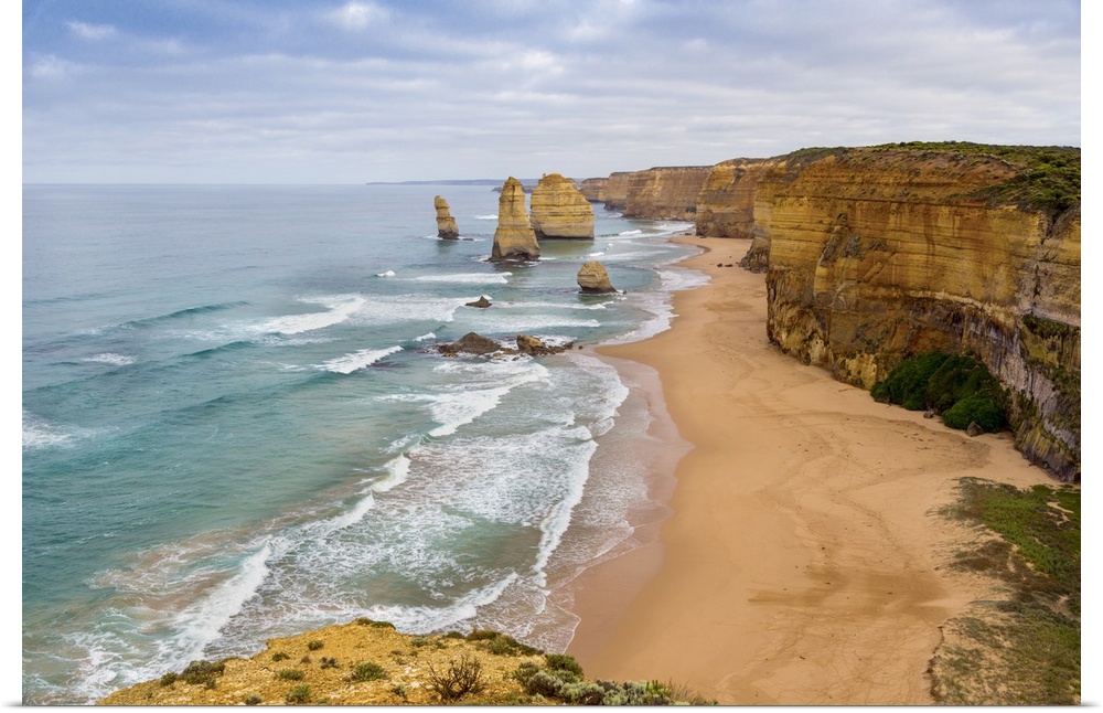 The Twelve Apostles, near Port Campbell in the Port Campbell National Park, Great Ocean Road, Victoria, Australia. The Apo...