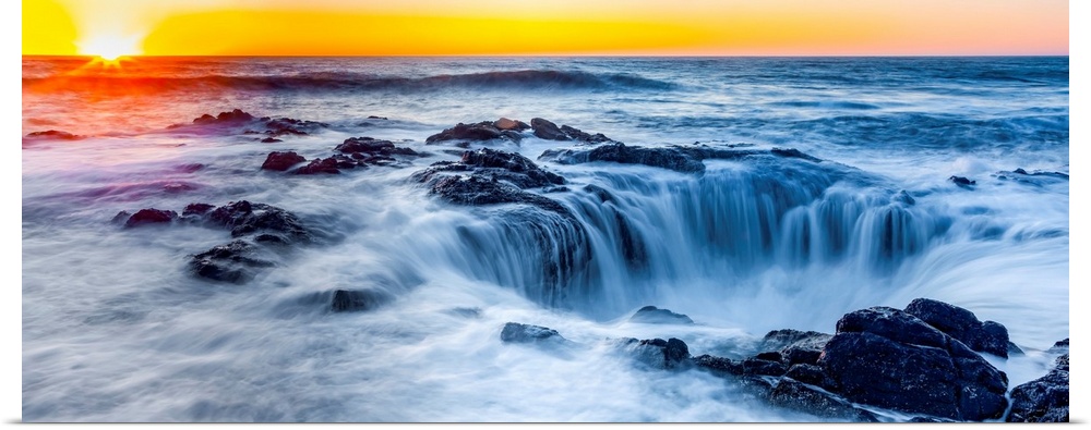 Thor's well at sunset, Oregon, united states of America.
