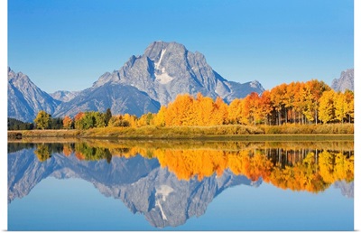 Wyoming, Grand Teton National Park, Oxbow Bend On Snake River, Mount Moran In Distance