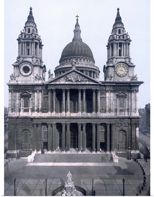 London. St. Pauls Cathedral West Front
