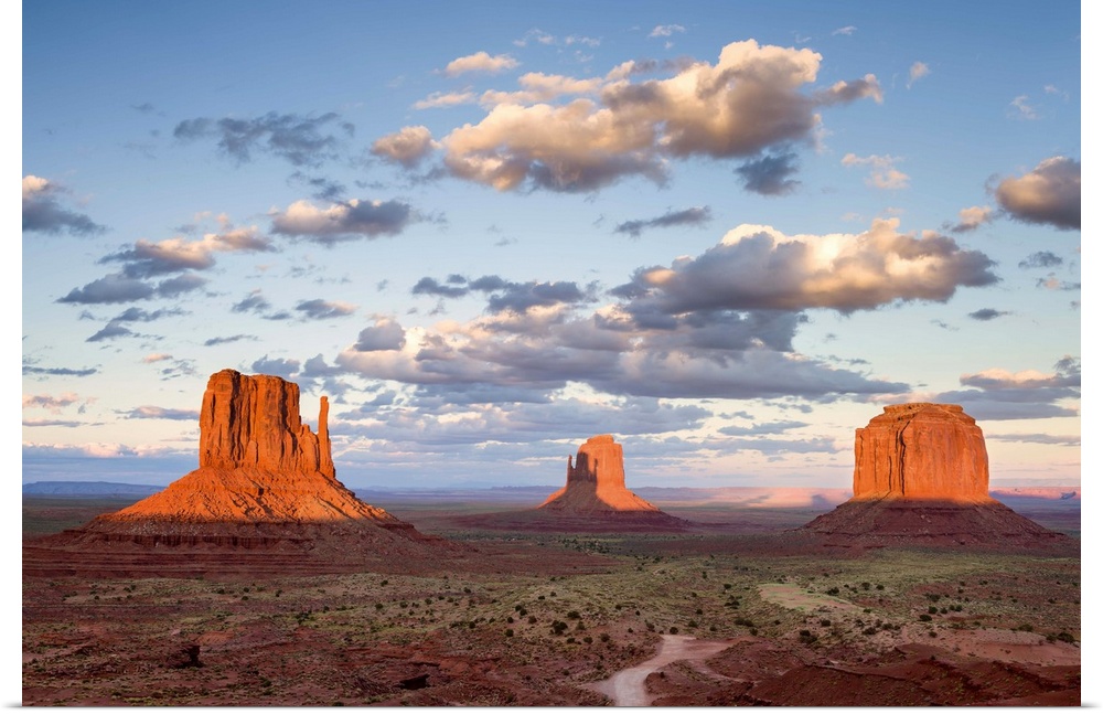 A photograph of Monument Valley in Arizona.