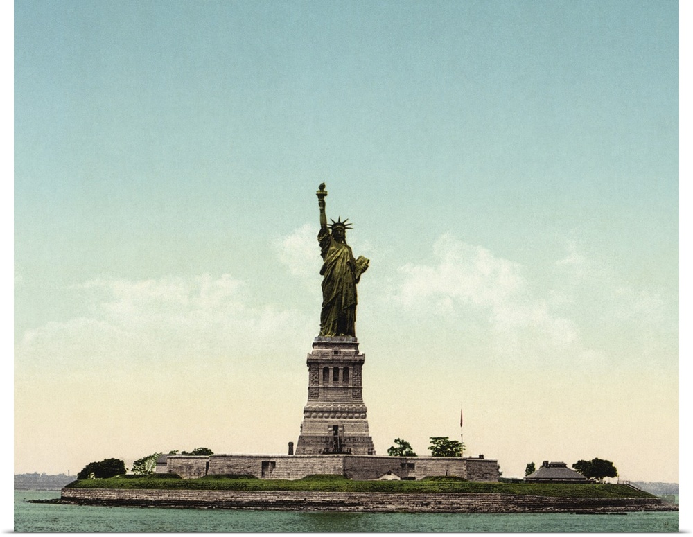 This is a tinted antique photo taken straight on of this American landmark on horizontal decorative art.