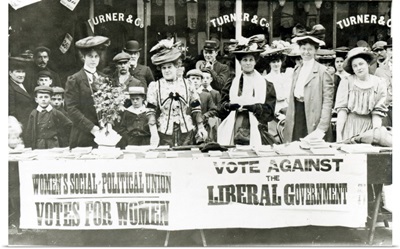 Suffragettes at a campaign stand, c.1910