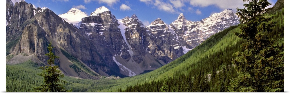 Canada, Alberta, Banff NP. The Valley of the Ten Peaks is the gateway to beautiful Moraine Lake in Banff NP, a World Herit...