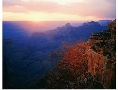 Arizona, Grand Canyon National Park, sunrise seen from the South Rim