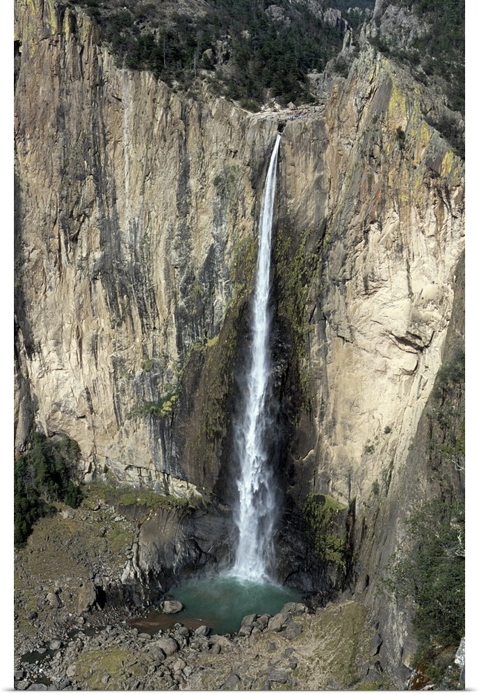 Mexico, Basaseachi Falls.