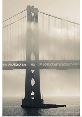 California, San Francisco, Embarcadero, Bay Bridge in fog