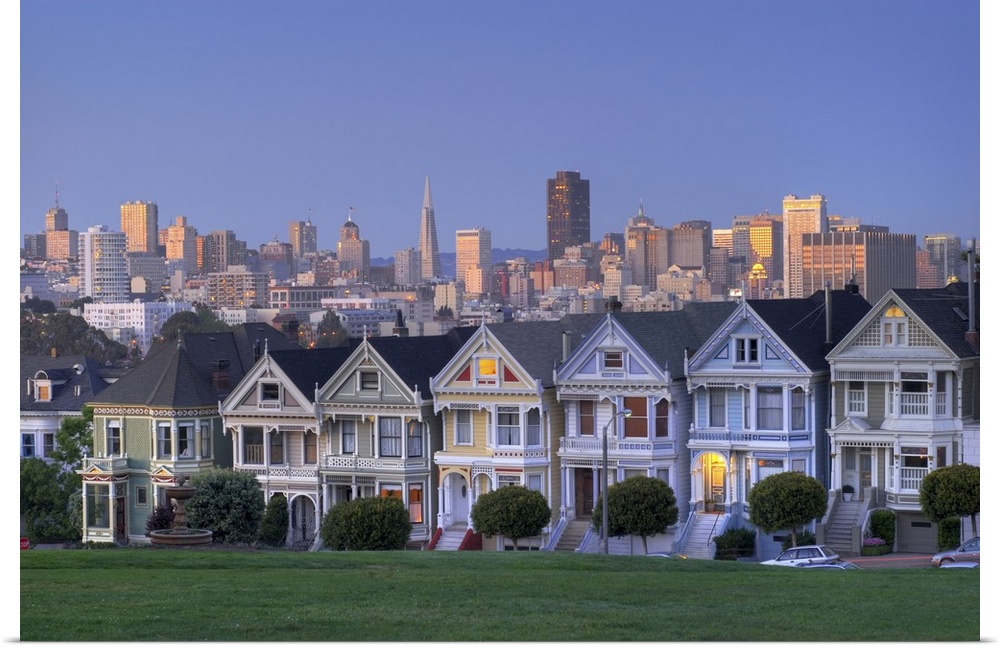 USA, California, San Francisco. Famous view of the city from Alamo Square Park.