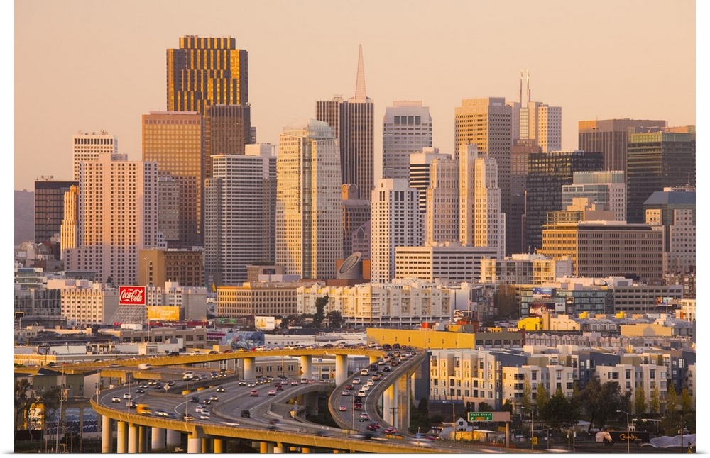 USA, California, San Francisco, Potrero Hill, view of downtown and I-280 highway, dusk