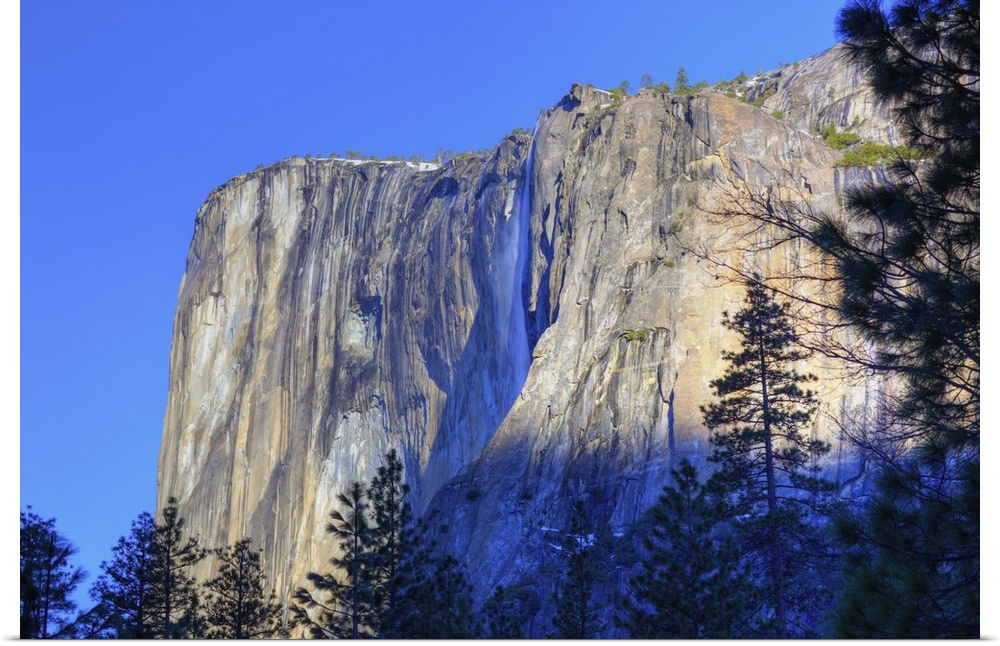 California, Yosemite National Park, El Capitan and Horsetail Falls.