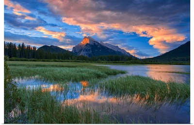 Canada, Alberta, Banff National Park, Vermillion Lakes And Mt. Rundle At Sunrise