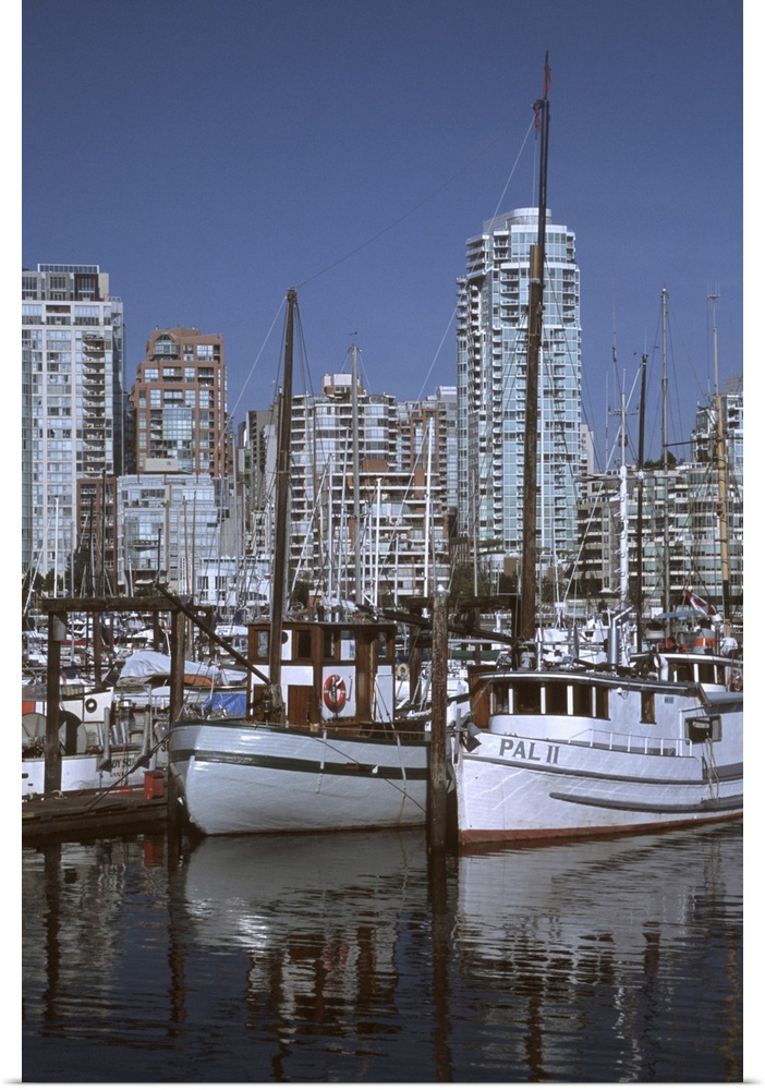Canada, British Columbia, Vancouver.Granville Island, Fisherman's Wharf and marina